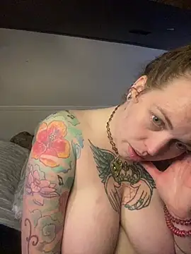 Snapshot of favoritestepsis chatting on 11.17.25 favoritestepsis online show from 11.17.25