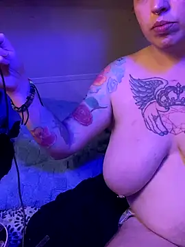 Snapshot of favoritestepsis chatting on 11.26.25 favoritestepsis online show from 11.26.25