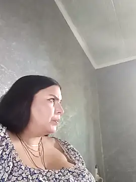 Greta Tamar online show from 09.28.25