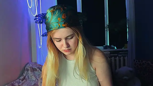 Alexa Pirs online show from 03.20.25