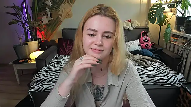 Alexa Pirs online show from 04.07.26