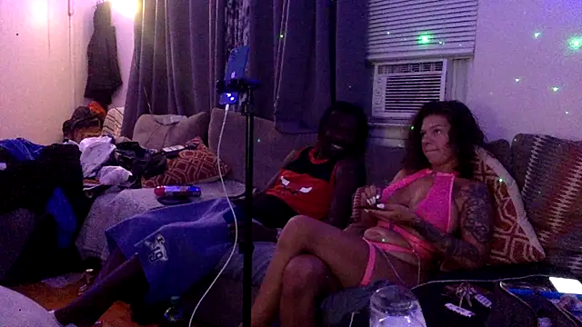 Snapshot of cheffboyrg chatting on 09.12.25 cheffboyrg online show from 09.12.25