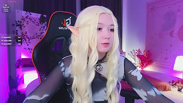 Snapshot of MizukiNoYoru chatting on 02.19.25 MizukiNoYoru online show from 02.19.25