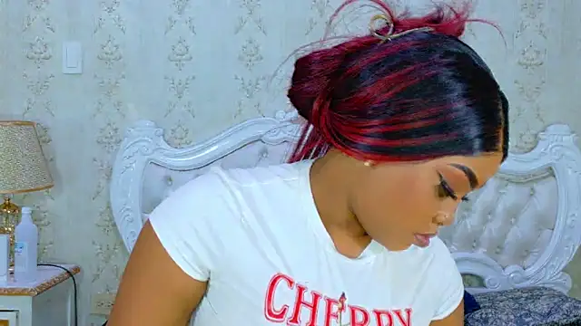 TianahGlow online show from 10.29.25