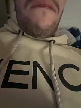 Snapshot of yaxxx03 chatting on 02.14.25 yaxxx03 online show from 02.14.25