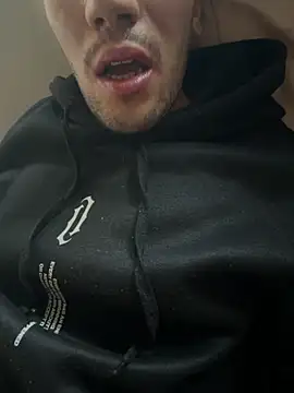 Snapshot of yaxxx03 chatting on 10.18.25 yaxxx03 online show from 10.18.25