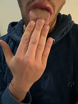 Snapshot of yaxxx03 chatting on 10.20.25 yaxxx03 online show from 10.20.25