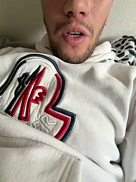 Snapshot of yaxxx03 chatting on 10.26.25 yaxxx03 online show from 10.26.25