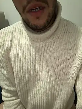 Snapshot of yaxxx03 chatting on 10.29.25 yaxxx03 online show from 10.29.25