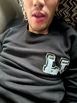 Snapshot of yaxxx03 chatting on 11.01.25 yaxxx03 online show from 11.01.25