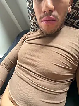 Snapshot of yaxxx03 chatting on 11.09.25 yaxxx03 online show from 11.09.25