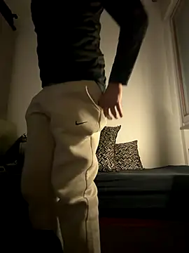 Snapshot of yaxxx03 chatting on 11.20.25 yaxxx03 online show from 11.20.25