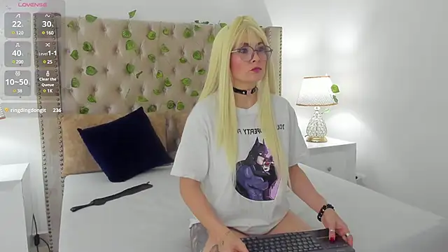 CandieGilson   online show from 02.17.25