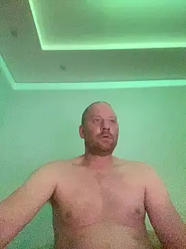 Krzysiekg123 online show from 02.20.26