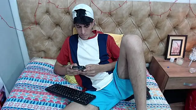 Estiv18  online show from 02.27.25