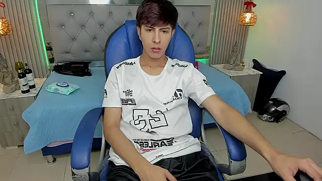 Estiv18  online show from 01.16.26