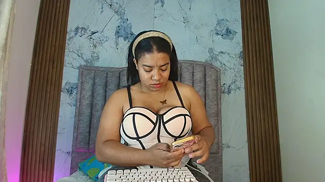 Snapshot of kendrakaramelo chatting on 02.14.26 kendrakaramelo online show from 02.14.26