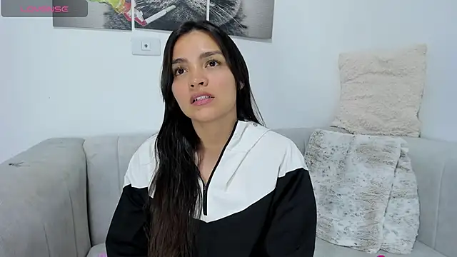 Snapshot of sarita_bigbooty_ chatting on 03.01.25 sarita bigbooty online show from 03.01.25