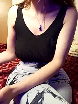 Snapshot of Yaraa3 chatting on 02.13.25 Yaraa3 online show from 02.13.25