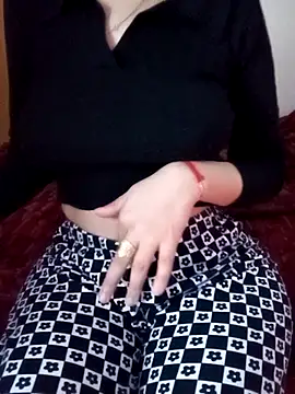 Snapshot of Yaraa3 chatting on 03.23.25 Yaraa3 online show from 03.23.25