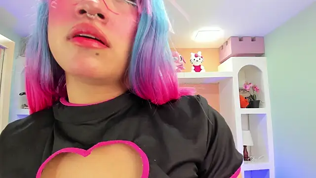 miss   megan online show from 10.07.25