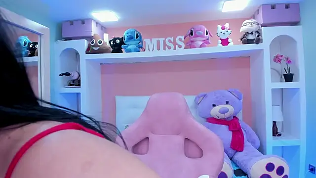 miss   megan online show from 10.25.25