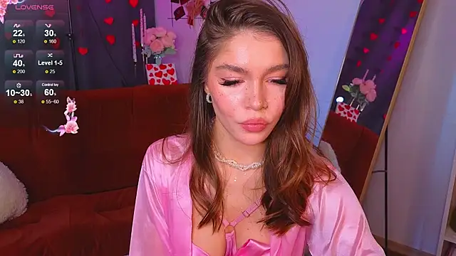 Snapshot of Caroline__Brown chatting on 02.14.25 Caroline Brown online show from 02.14.25