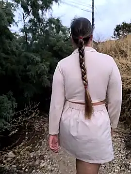 Mona Plus online show from 09.09.25