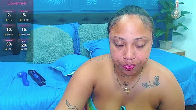 Snapshot of rebeka_kenye chatting on 11.22.25 rebeka kenye online show from 11.22.25