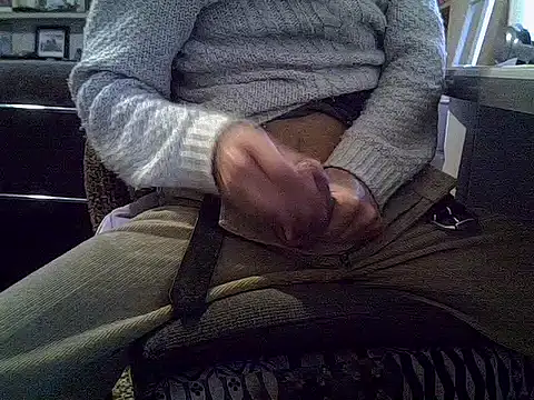 Snapshot of createur34 chatting on 11.14.25 createur34 online show from 11.14.25