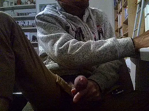 Snapshot of createur34 chatting on 11.21.25 createur34 online show from 11.21.25