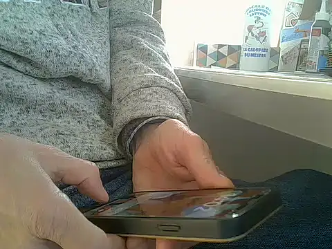 Snapshot of createur34 chatting on 11.28.25 createur34 online show from 11.28.25