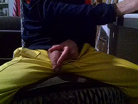 Snapshot of createur34 chatting on 11.29.25 createur34 online show from 11.29.25