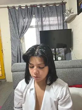 Snapshot of ZafiroKlein chatting on 09.18.25 ZafiroKlein online show from 09.18.25