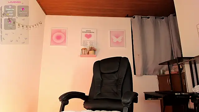 Amygoddess online show from 03.11.25