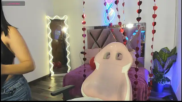 Snapshot of LUDO_KITTY_TAY chatting on 02.15.25 LUDO KITTY TAY online show from 02.15.25