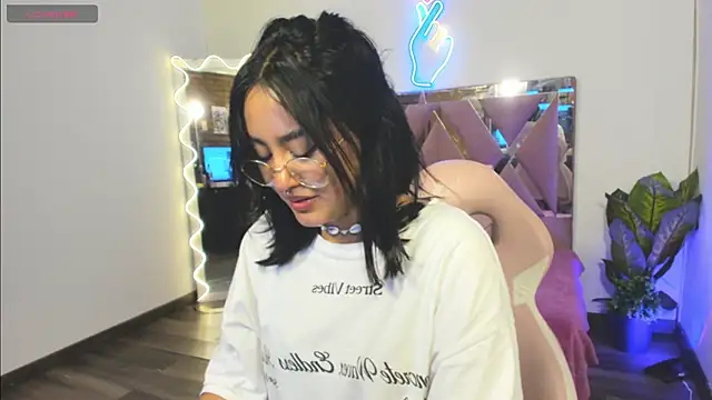 Snapshot of LUDO_KITTY_TAY chatting on 02.17.25 LUDO KITTY TAY online show from 02.17.25