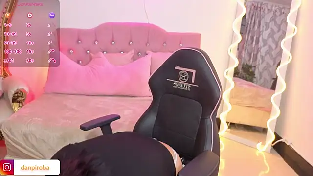 Snapshot of LUDO_KITTY_TAY chatting on 10.15.25 LUDO KITTY TAY online show from 10.15.25