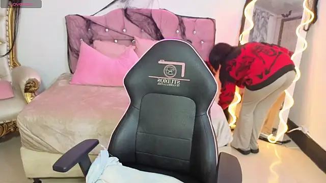 Snapshot of LUDO_KITTY_TAY chatting on 10.17.25 LUDO KITTY TAY online show from 10.17.25