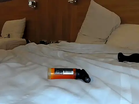 Snapshot of Iscariot19 chatting on 10.24.25 Iscariot19 online show from 10.24.25