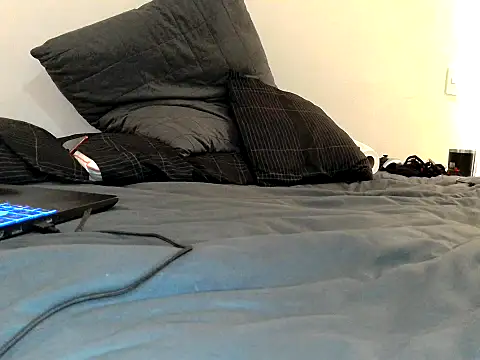 Snapshot of Iscariot19 chatting on 11.20.25 Iscariot19 online show from 11.20.25