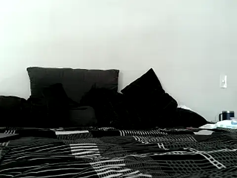 Snapshot of Iscariot19 chatting on 11.25.25 Iscariot19 online show from 11.25.25