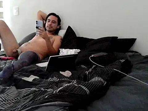 Snapshot of Iscariot19 chatting on 02.25.26 Iscariot19 online show from 02.25.26