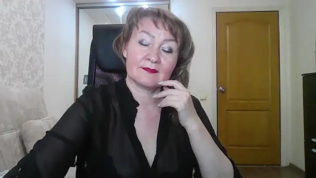 Snapshot of Victoria_secrets_ chatting on 02.12.25 Victoria secrets online show from 02.12.25