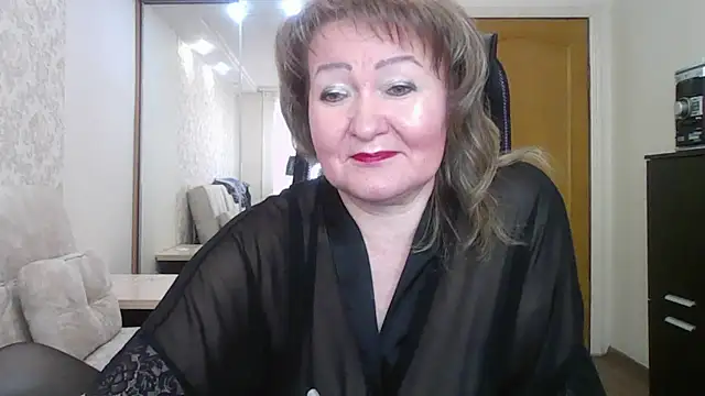 Snapshot of Victoria_secrets_ chatting on 02.15.25 Victoria secrets online show from 02.15.25