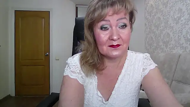 Snapshot of Victoria_secrets_ chatting on 09.12.25 Victoria secrets online show from 09.12.25