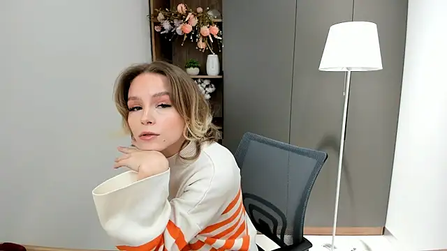 TaiteBayles online show from 02.13.25