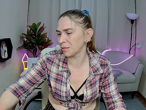 TessaDaybreak online show from 05.14.26