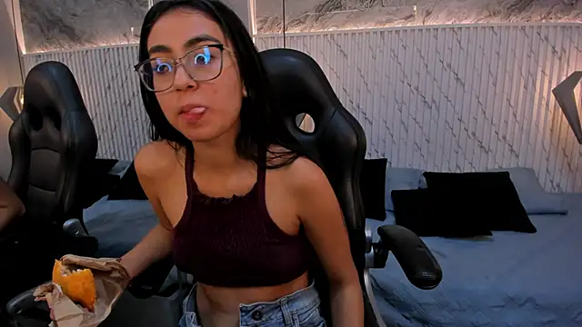 lucelly 15 online show from 02.28.25