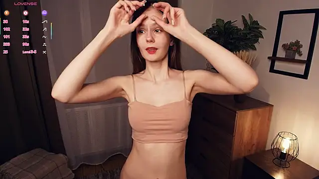 Snapshot of MarionSilver chatting on 11.12.25 MarionSilver online show from 11.12.25